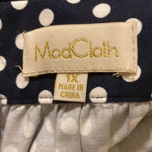ModCloth Navy/white polka dot skirt with sailor buttons sz 1X - Picture 5 of 6